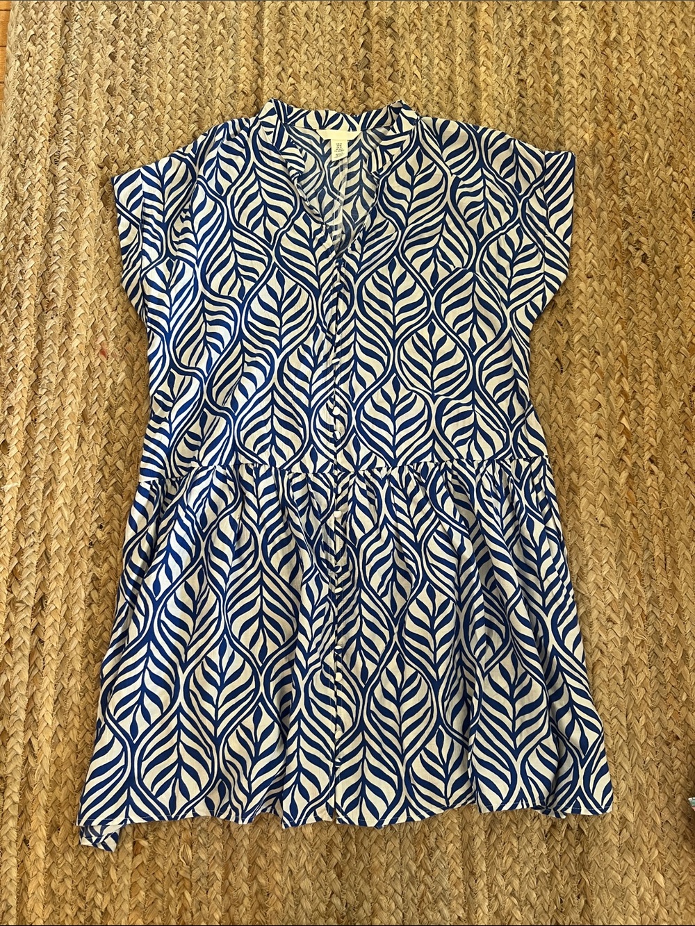 H&M Blue & White Leaf Print Short Dress Beach Cover- Up  Size XS runs large NWOT